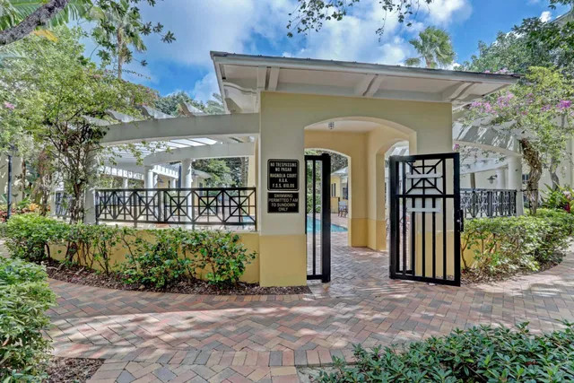 Magnolia Court Residence photo 26