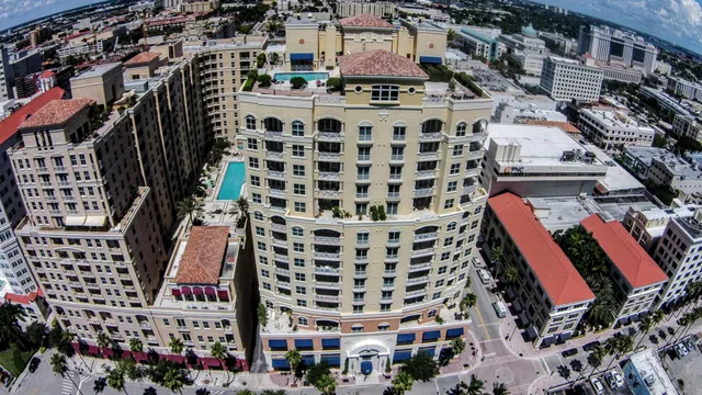 Esplanade Grande Unit 402 photo 3
