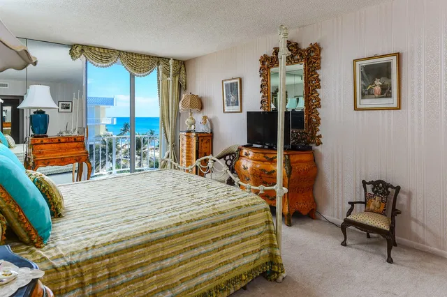 Winthrop House Condos Unit 708 photo 8