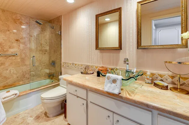 Winthrop House Condos Unit 708 photo 9