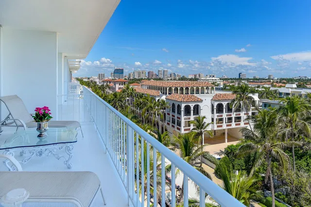 Winthrop House Condos Unit 708 photo 11