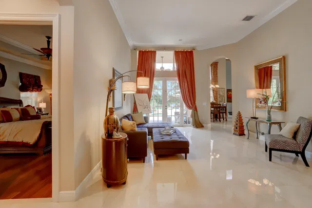  Residence photo 5