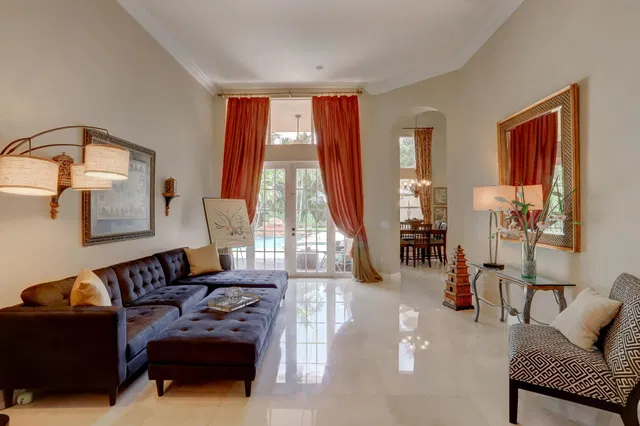  Residence photo 9