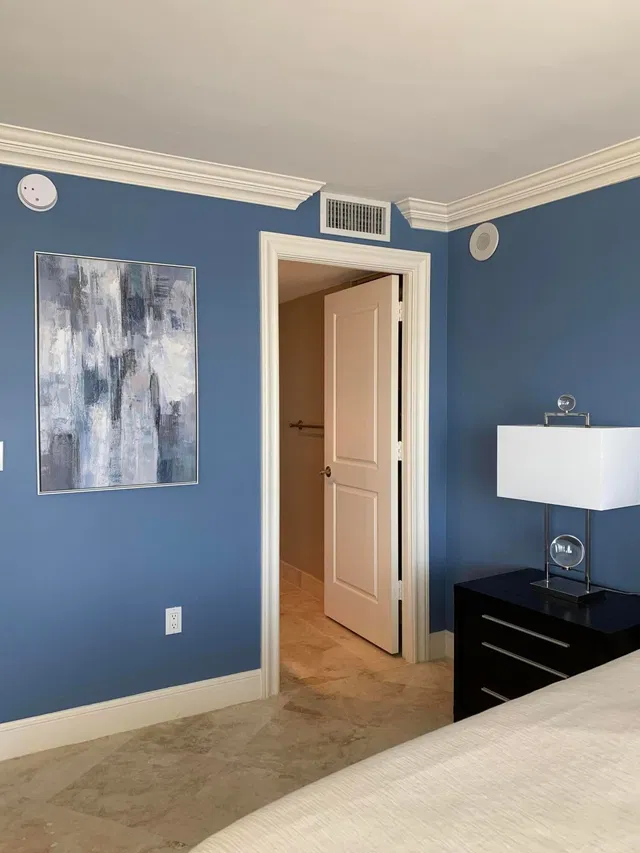 Trianon Unit 1004 photo 25