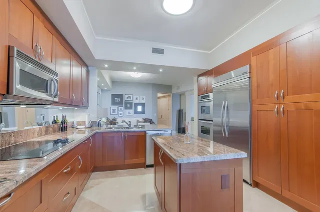Esplanade Grande Unit 1004 photo 5