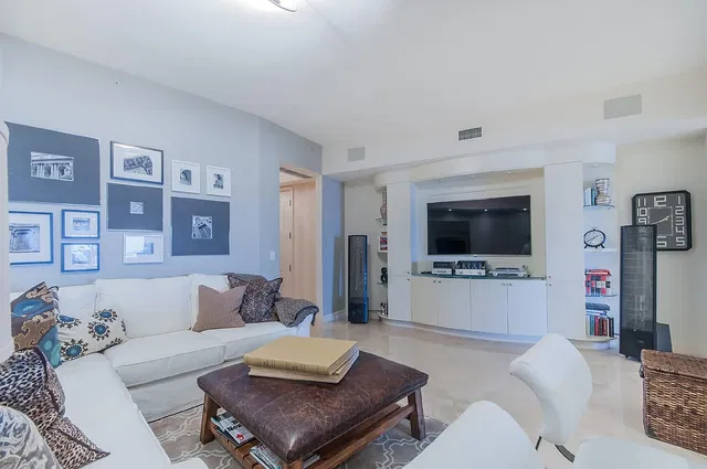 Esplanade Grande Unit 1004 photo 8