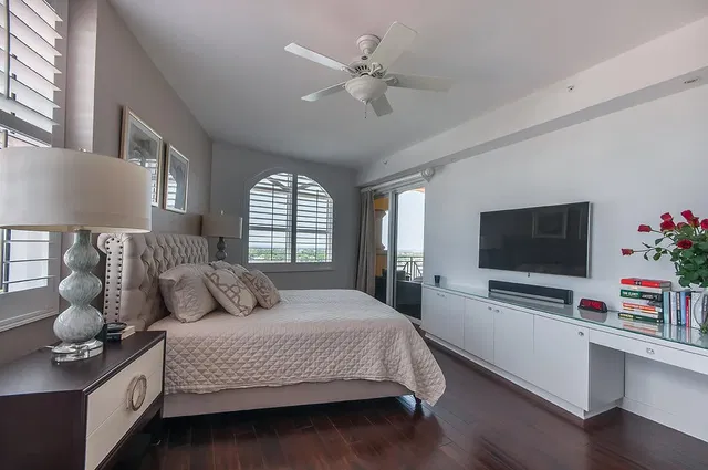 Esplanade Grande Unit 1004 photo 9