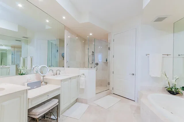 Esplanade Grande Unit 1004 photo 10