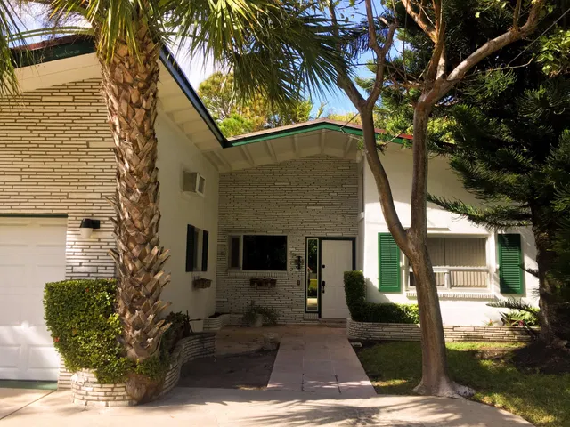 1464 N Ocean Boulevard