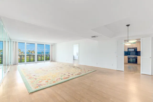 100 Sunrise Avenue #325