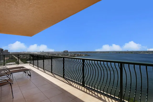 Via Delfino Condominium Unit 2003 photo 3