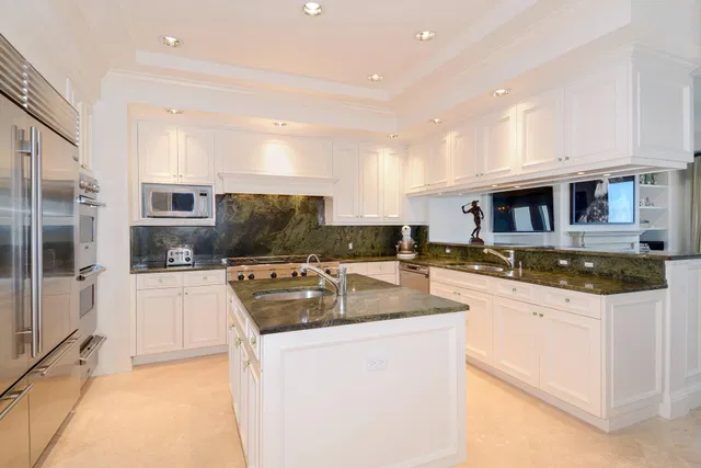One Watermark Place Unit 1103 photo 9