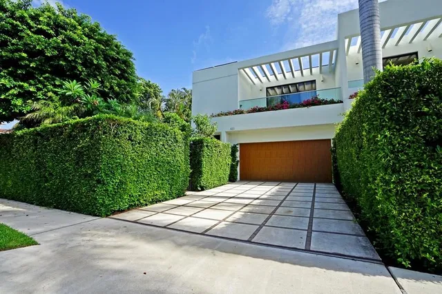 423 Chilean Avenue