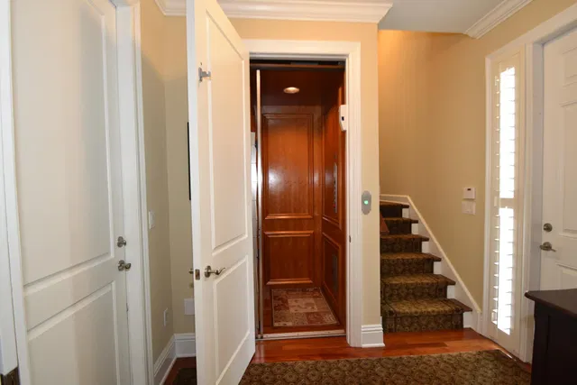 Hamilton Place Unit O photo 3