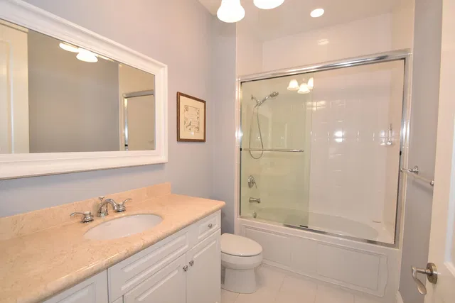 Hamilton Place Unit O photo 5