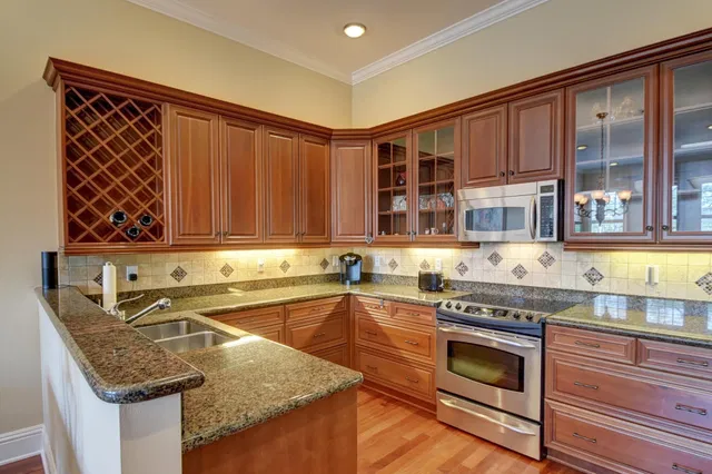 Hamilton Place Unit O photo 15