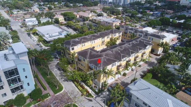 Hamilton Place Unit O photo 39