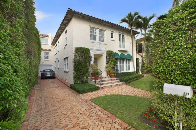 111 Seabreeze Avenue