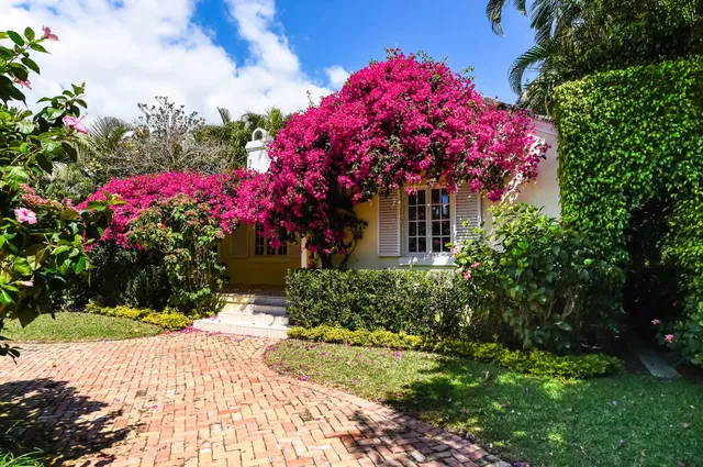 337 Seabreeze Avenue
