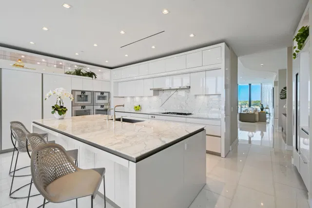 Bristol Palm Beach Unit 6a photo 5
