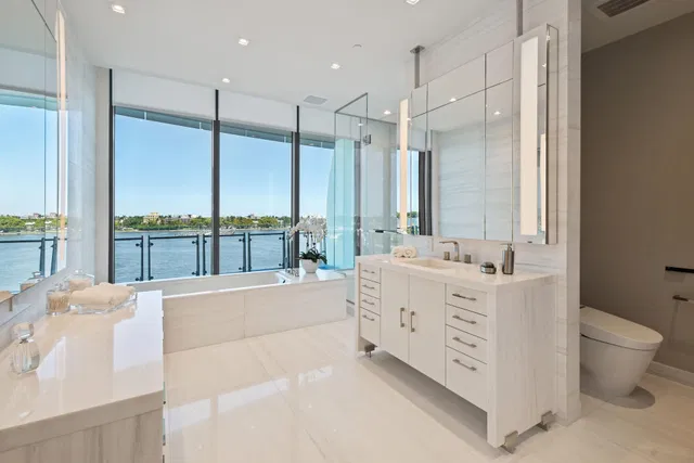 Bristol Palm Beach Unit 6a photo 8
