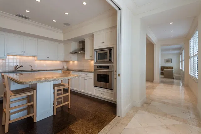 Palm Beach Biltmore Unit 714 photo 7