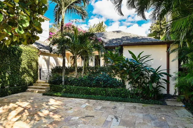 365 Hibiscus Avenue