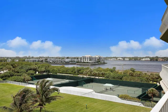 Sloan's Curve Palm Beach Unit 407s photo 2