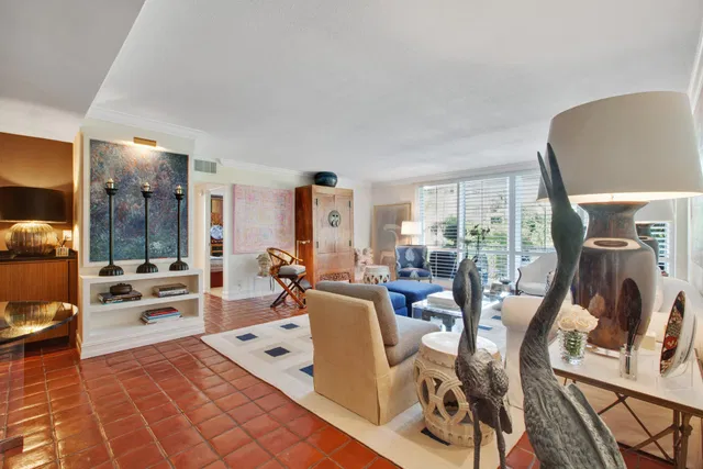 Island House Condos Unit 2c photo 6