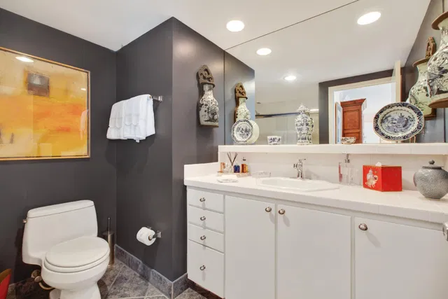 Island House Condos Unit 2c photo 12