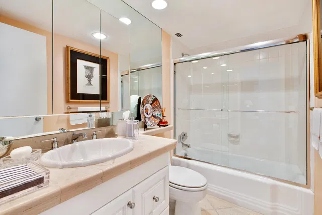 Island House Condos Unit 2c photo 14