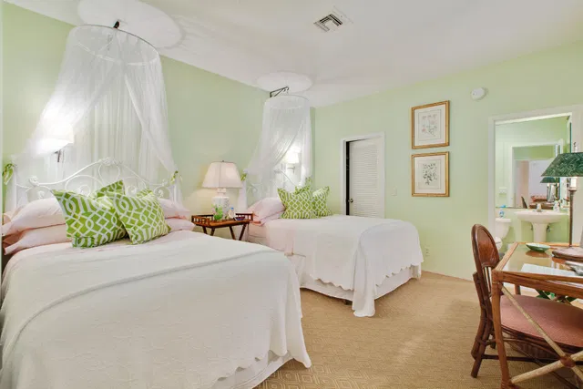 Island House Condos Unit 2c photo 24