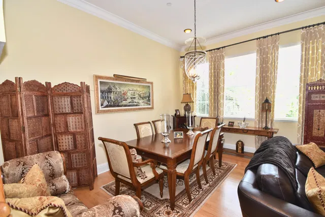 Hamilton Place Unit M photo 11
