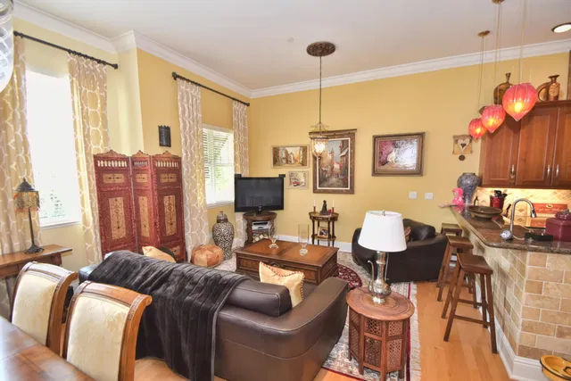 Hamilton Place Unit M photo 12
