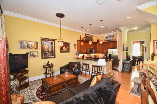 Hamilton Place Unit M photo 13