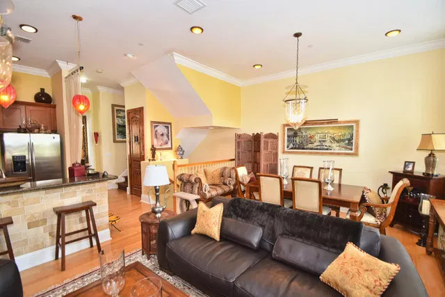 Hamilton Place Unit M photo 14