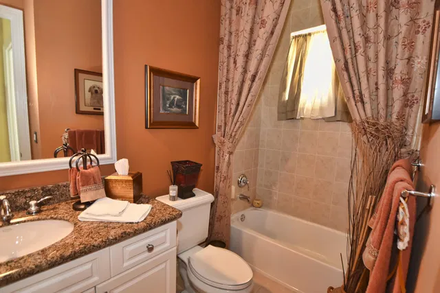 Hamilton Place Unit M photo 23