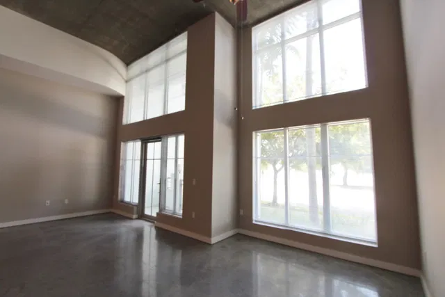 The Edge Unit 123 photo 5