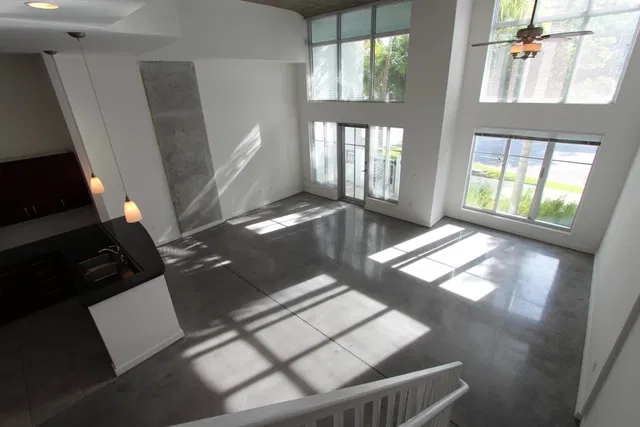 The Edge Unit 123 photo 6