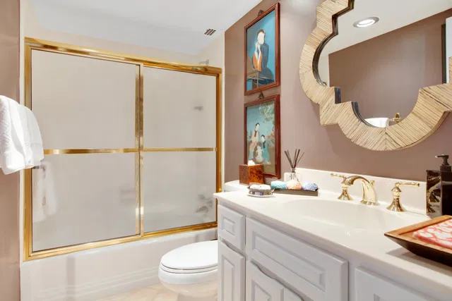 Island House Condos Unit 2d photo 14
