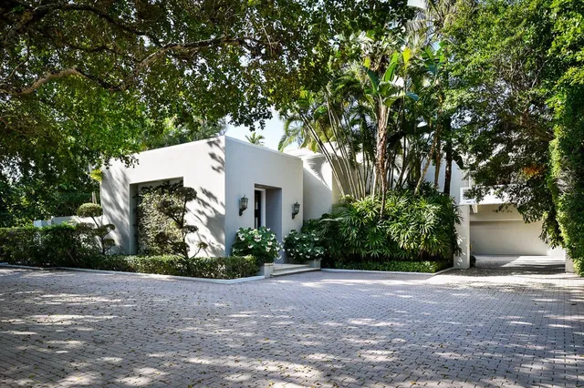 82 Middle Road