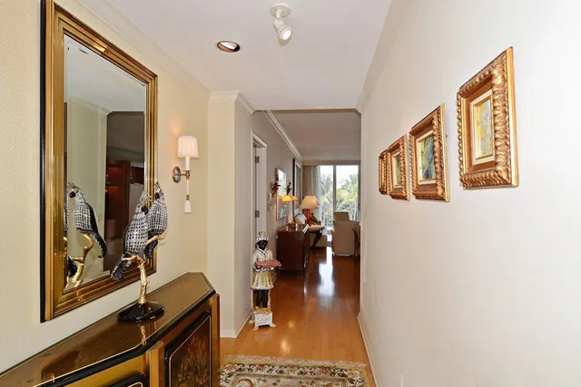 One Royal Palm Way Palm Beach Unit D 3 photo 2
