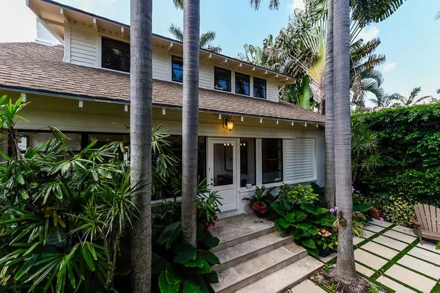246 Seaspray Avenue