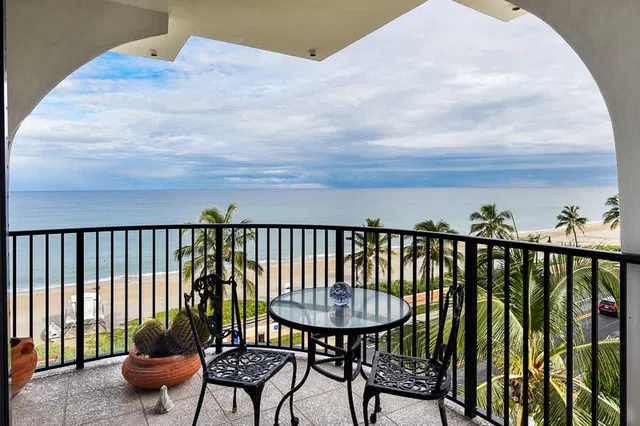Dunster House Palm Beach Unit 5a photo 3