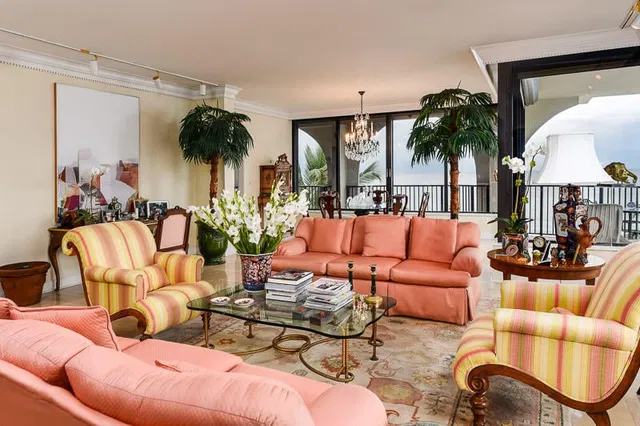 Dunster House Palm Beach Unit 5a photo 6