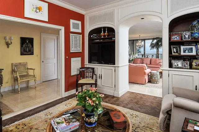 Dunster House Palm Beach Unit 5a photo 7