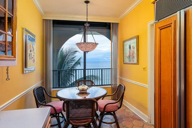 Dunster House Palm Beach Unit 5a photo 8