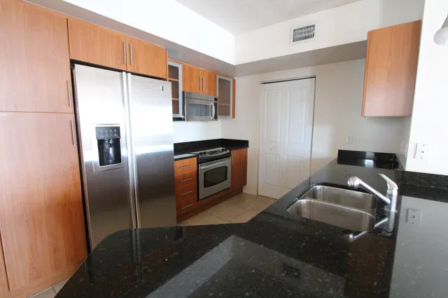 The Prado Unit 319 photo 2