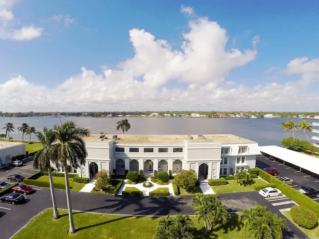 2160 Ibis Isle Road #8