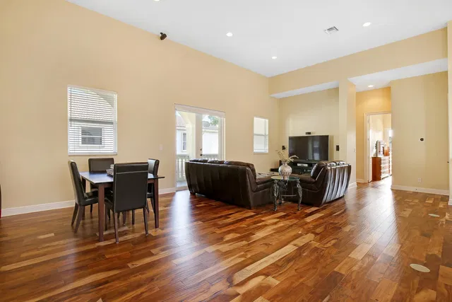  Residence photo 15